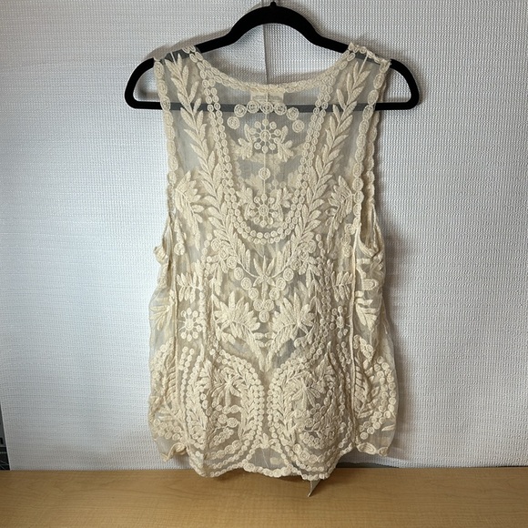 BOBBIE BROOKS Medium Shear Beige Sleeveless Embroidered Womens Lace Blouse - Picture 3 of 5